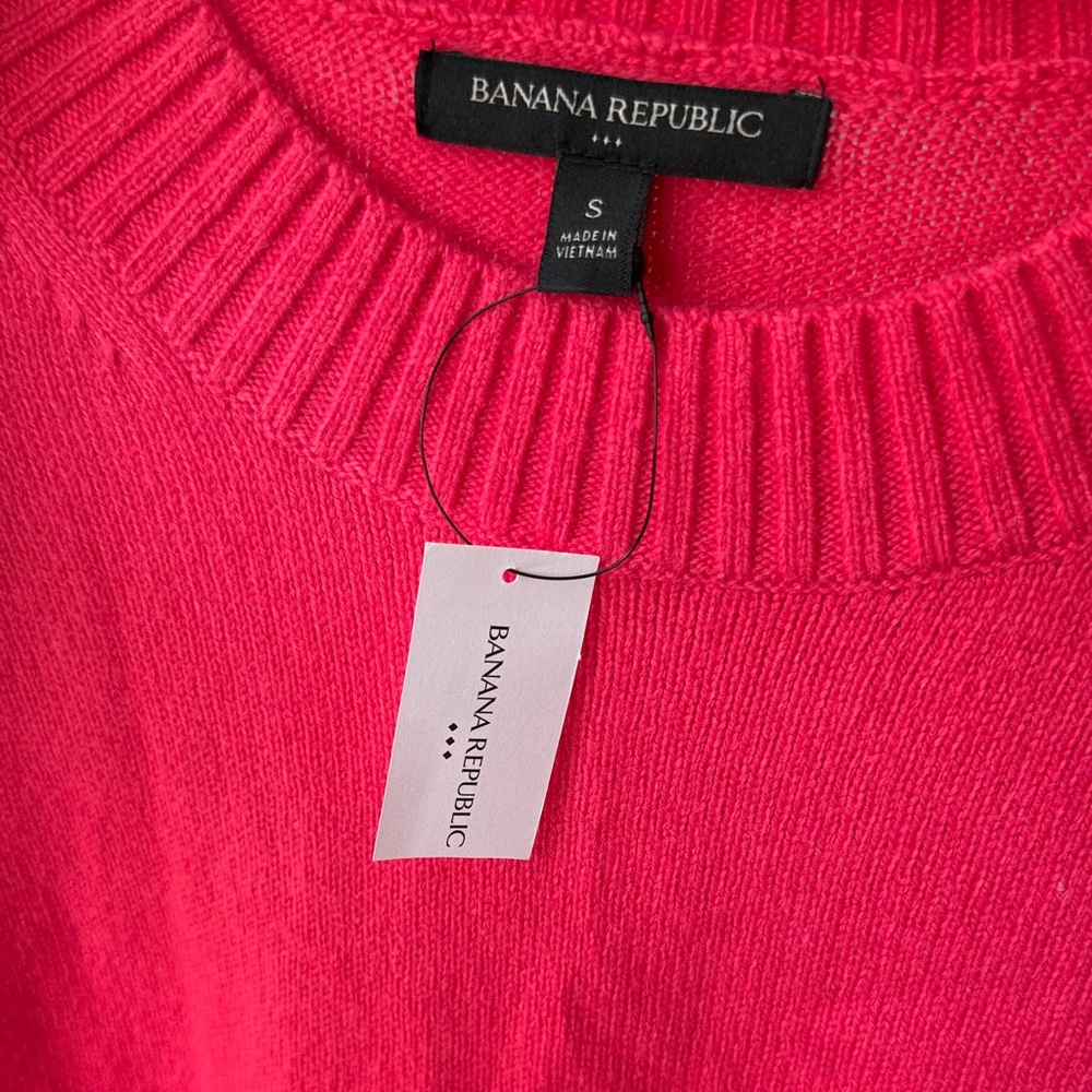 Banana Republic Vibrant Pink Crew Neck Sweater